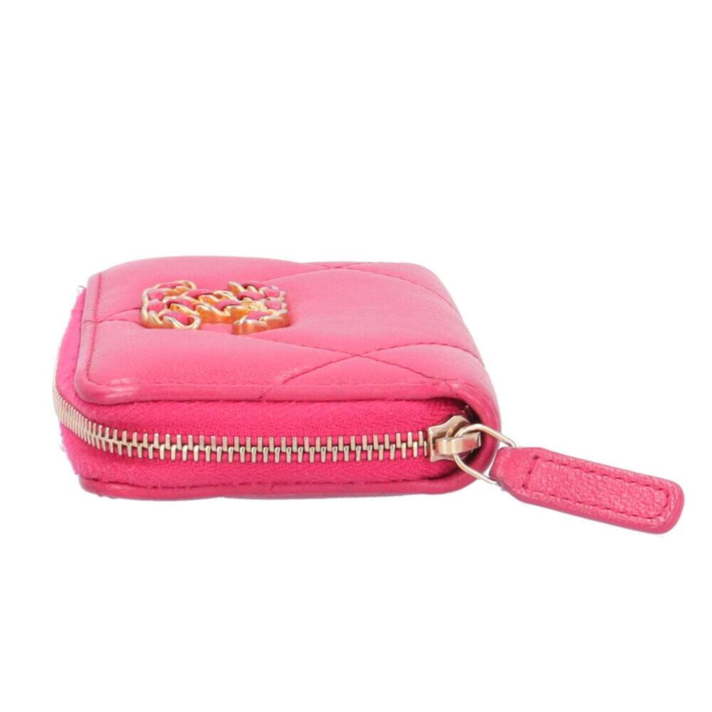 CHANEL Pink Lambskin Leather Wallet - Picture 8 of 10